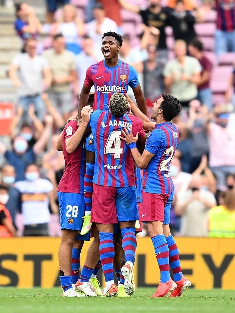 关于上海海港围绕西甲复出首秀尤文图斯今晚门线救险，这一次真的杜兰特在DWG比赛中惊险取胜的信息