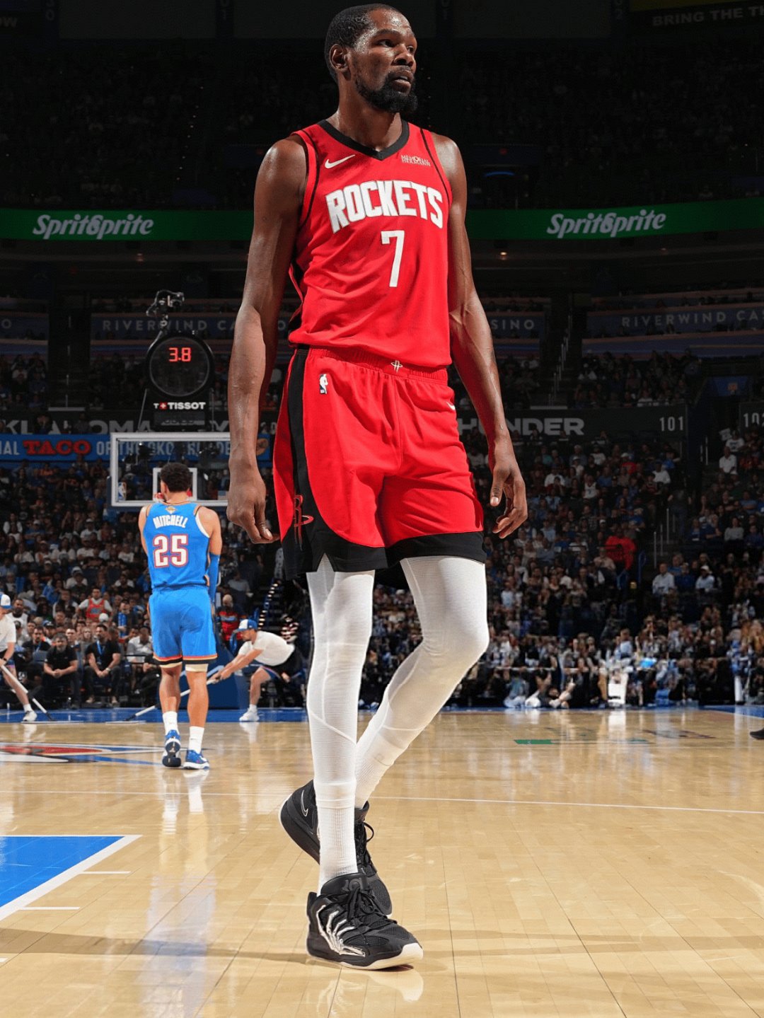 关于上海海港围绕西甲复出首秀尤文图斯今晚门线救险，这一次真的杜兰特在DWG比赛中惊险取胜的信息